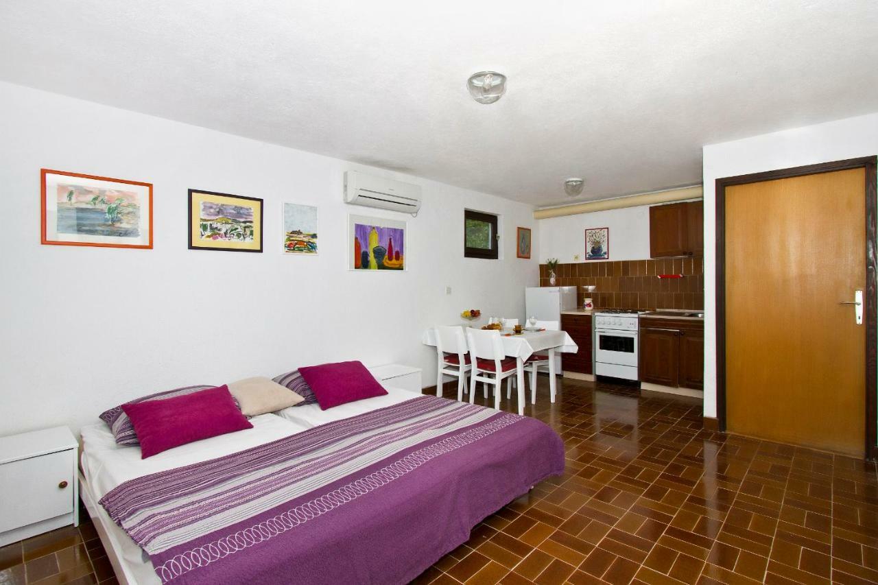 Apartments Maestro Stomorska Exterior photo